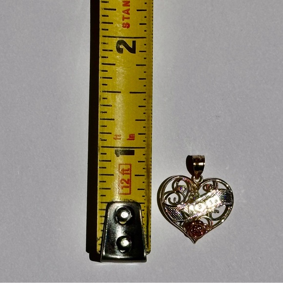 10kt “mom” heart ❤️ pendant - Picture 12 of 15